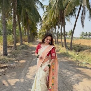 Premium Soft Silk Saree with Grand Festive Pallu featuring Lotus & Floral Toran Motifs